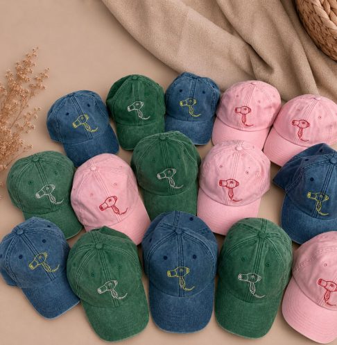 Geborduurde petten